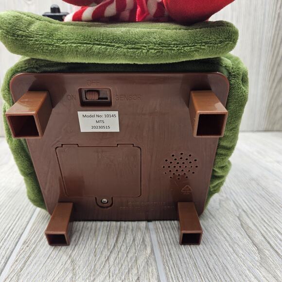 Mr Christmas Animated Reclining‎ Santa Claus Motion Activated Talks Snores *NEW* - Picture 9 of 9